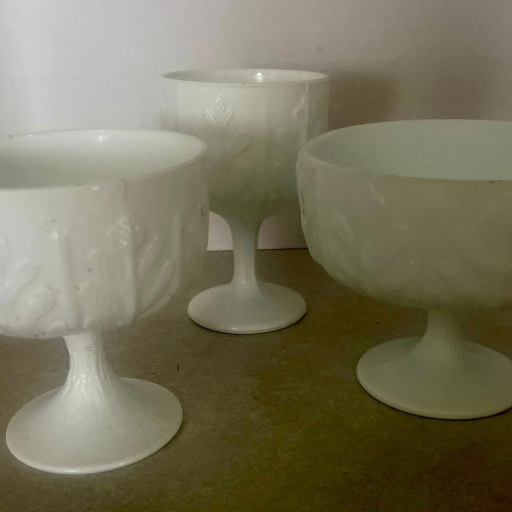 VINTAGE MILK GLASS 3 PIECE SET OAK LEAF PATTERN 1975 HOME DECOR